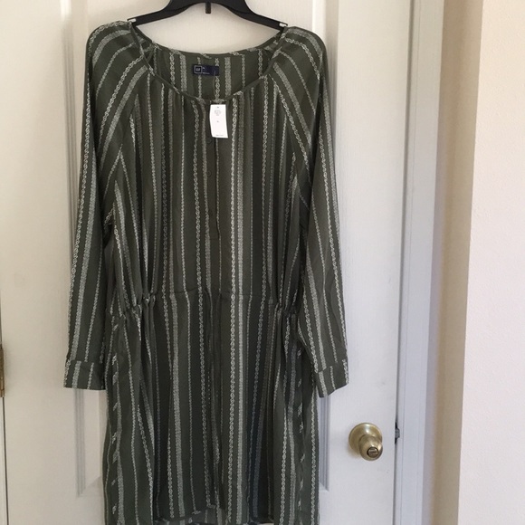 Dress - Picture 1 of 3